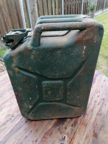 oude jerry can oorlogsjaren 1943 beschikbaar voor biedingen