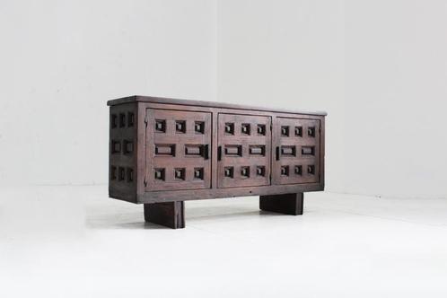 Vintage Spaans Brutalist sideboard dressoir, Antiek en Kunst, Antiek | Meubels | Bedden, Ophalen