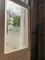 Antieke deur met geëtst glas., Ophalen