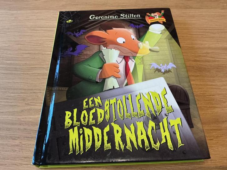 Geronimo Stilton - Een bloedstollende middernacht, Boeken, Kinderboeken | Jeugd | onder 10 jaar, Gelezen, Ophalen