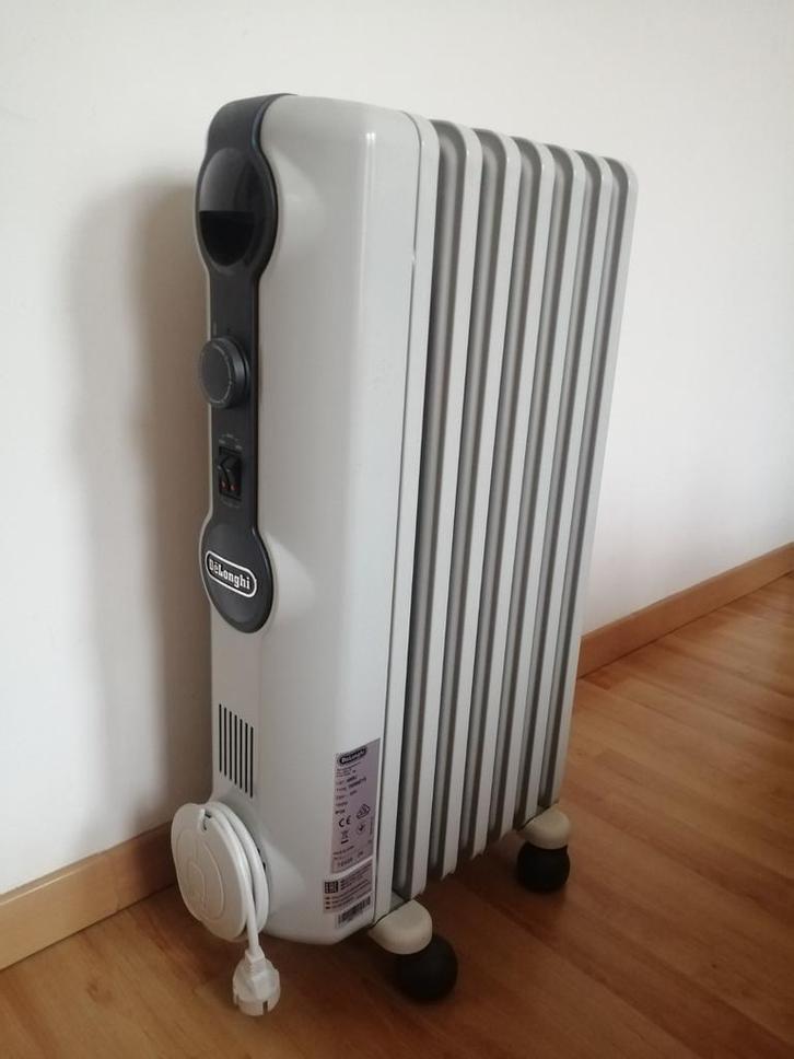 Delonghi Radia S oliebadradiator als nieuw, Doe-het-zelf en Bouw, Verwarming en Radiatoren, Zo goed als nieuw, Radiator, Ophalen