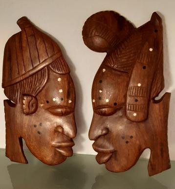 Masques africains en bois exotique avec ivoire15 cm/27 cm