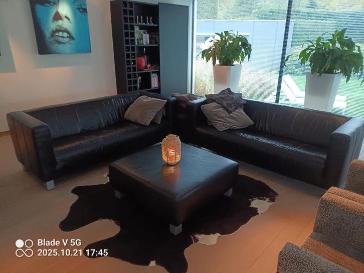 Design lederen salon met poef, Huis en Inrichting, Zetels | Zetels, Zo goed als nieuw, Rechte bank, Overige maten, Leer, Ophalen