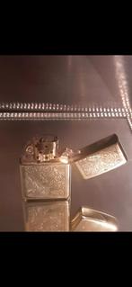 Briquet ZIPPO doré gravé vintage complet, Zo goed als nieuw, Aansteker