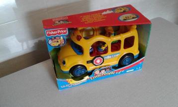 Fisher-Price Schoolbus met originele verpakking en 4 figuren beschikbaar voor biedingen