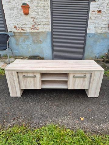 Tv-meubel  beschikbaar voor biedingen