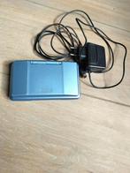 Nintendo DS + lader, Games en Spelcomputers, Spelcomputers | Nintendo DS, Ophalen of Verzenden, Zo goed als nieuw