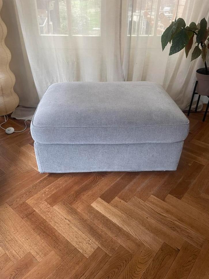 Poef met opbergruimte kivik ikea, Huis en Inrichting, Zetels | Voetbanken en poefs, Zo goed als nieuw, Stof, Ophalen
