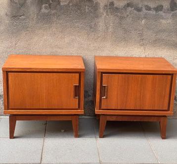 Vintage nachtkastjes teakhout beschikbaar voor biedingen