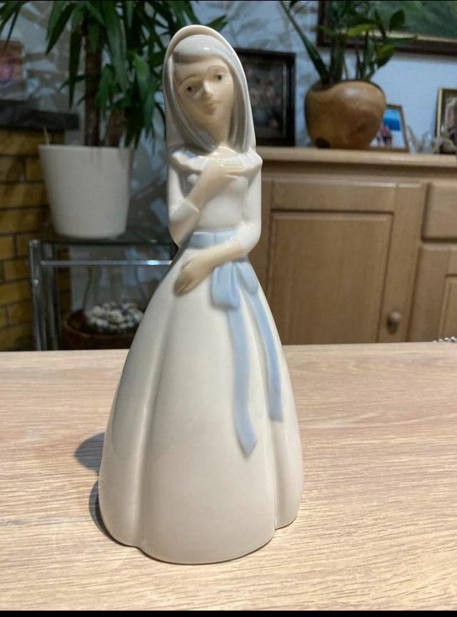 Prachtige Vintage Porseleinen beeld Miquel Requena Spanje., Verzamelen, Beelden en Beeldjes, Zo goed als nieuw, Ophalen of Verzenden