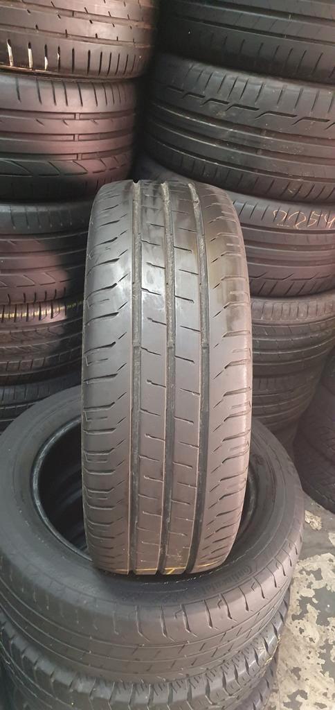 225/ 55 R17C CONTINENTAL AVEC MONTAGE ET EQUILIBRAG INCLUS, Autos : Pièces & Accessoires, Commande, Utilisé, Enlèvement ou Envoi