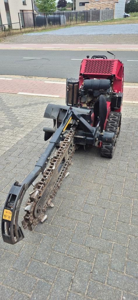 Toro TRX-300 sleuvengraver, Tuin en Terras, Overige Tuin en Terras, Zo goed als nieuw, Ophalen