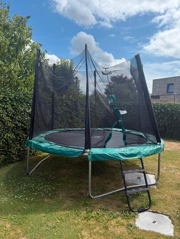 Trampoline beschikbaar voor biedingen