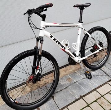 VTC TREK 26"grand taille Prix350€ 048981/3734 Forest1190 Bxl beschikbaar voor biedingen