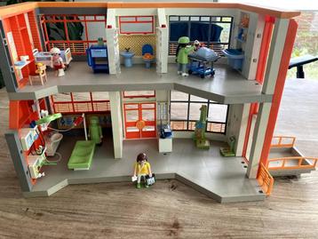 Kinderziekenhuis playmobil compleet voor 50 euro beschikbaar voor biedingen