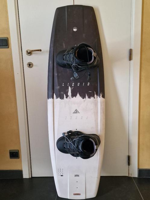 Wakeboard Liquid Force RDX + bindingen/boots, Watersport en Boten, Wakeboarden, Zo goed als nieuw, Board en Schoenen, Ophalen