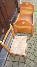 Groot poppenbed + stoeltje, Kinderen en Baby's, Speelgoed | Poppen, Ophalen, Gebruikt