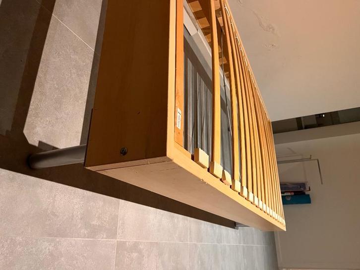 Bed eenpersoons, Huis en Inrichting, Slaapkamer | Bedden, Gebruikt, Eenpersoons, 90 cm, 200 cm, Hout, Bruin, Ophalen