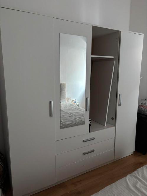 GRATIS kledingkast (Jysk), Huis en Inrichting, Kasten | Kleerkasten, Gebruikt, Ophalen