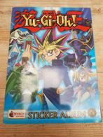 Yu-Gi-Oh sticker album Merlin Topps 1996 leeg album +poster, Livres, Comme neuf, Enlèvement ou Envoi