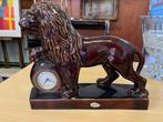 Lion en céramique horloge vintage ancienne, Antiquités & Art