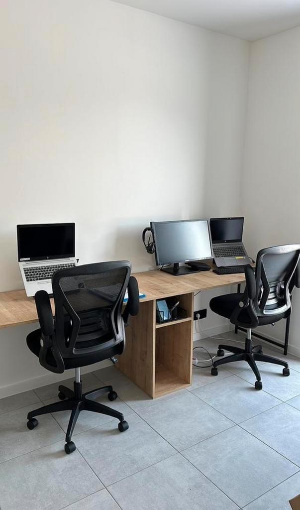 Bureau voor twee personen, Huis en Inrichting, Bureaus, Zo goed als nieuw, Bureau, Ophalen