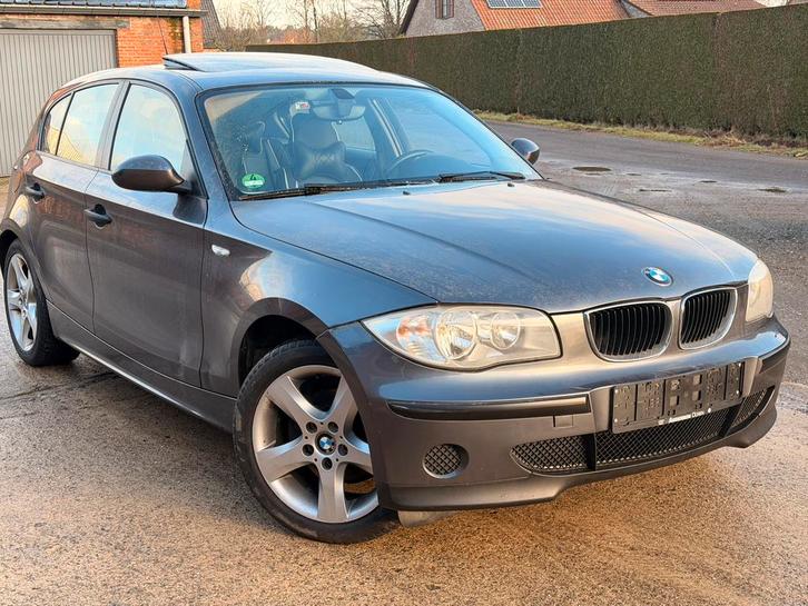 BMW 1 SERIE ✅116i BENZINE OPEN DAK GARANTIE 1 JAAR, Auto's, BMW, Bedrijf, Te koop, 1 Reeks, ABS, Airbags, Bochtverlichting, Boordcomputer