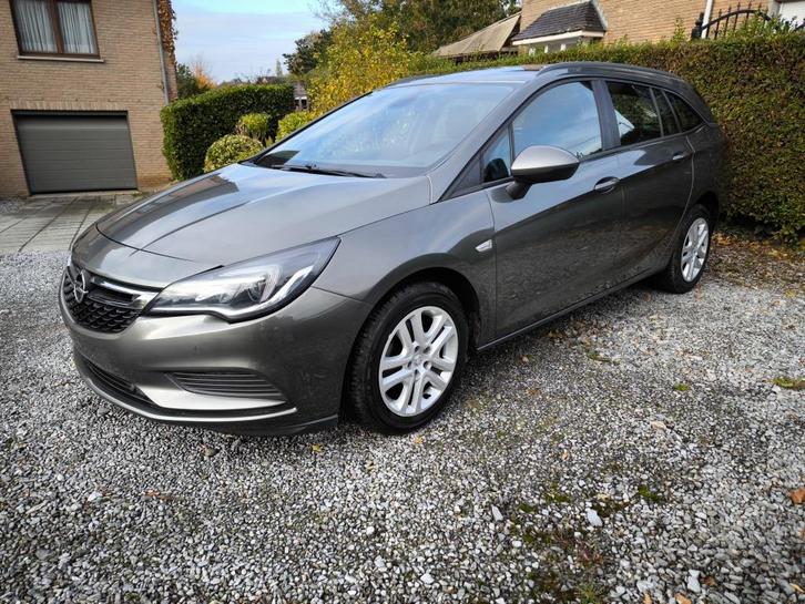 Opel Astra Sports Tourer 1.0 de 2016 + 4 jantes pneus hiver, Auto's, Opel, Particulier, Astra, ABS, Airbags, Airconditioning, Android Auto