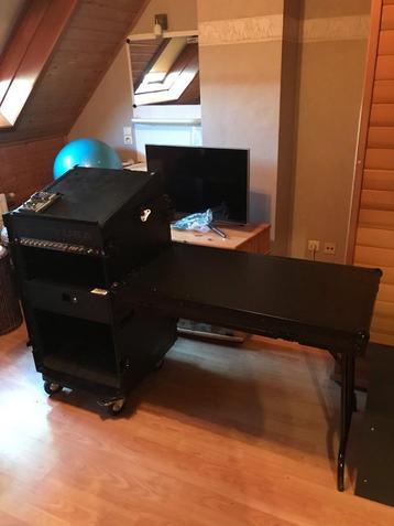Odyssey FZ1116WDLXBL DJ rack-tafel combo beschikbaar voor biedingen