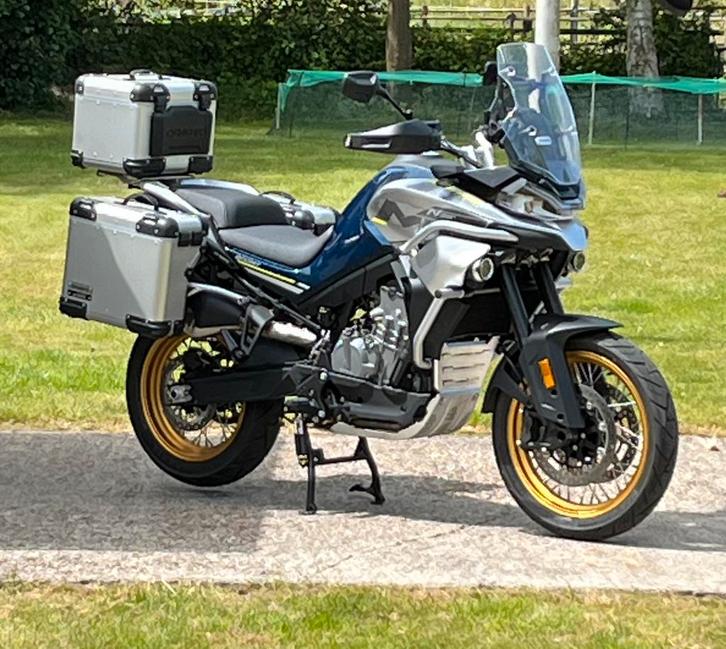 Cf mt800 touring met veel extra opties, Motoren, Motoren | CFMOTO, Particulier, Toermotor, meer dan 35 kW, 2 cilinders, Motorrijbewijs A