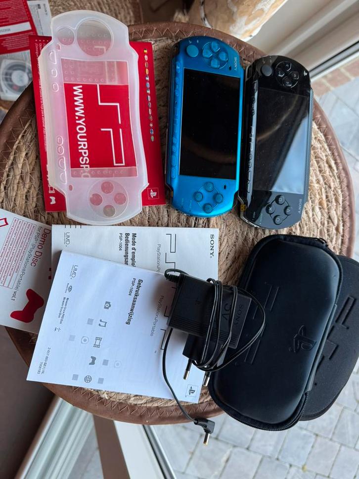 Playstation portable PSP met 20 spellen, Games en Spelcomputers, Spelcomputers | Sony PSP, Gebruikt, PSP, Blauw, Met games, Ophalen of Verzenden
