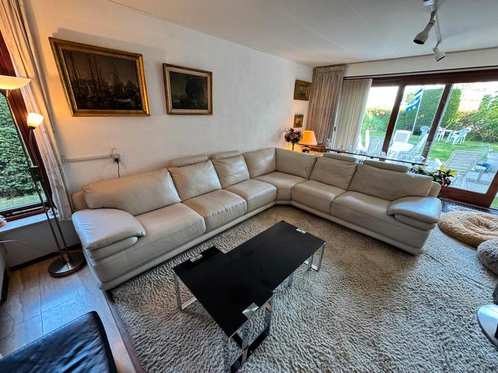 Zeer nette Chateau d’Ax lederen hoekbank izgst, Huis en Inrichting, Zetels | Complete zithoeken, Zo goed als nieuw, Leer, Ophalen