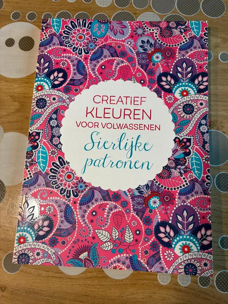 Creatief kleuren voor volwassenen - sierlijke patronen, Hobby en Vrije tijd, Tekenen, Zo goed als nieuw, Ophalen of Verzenden