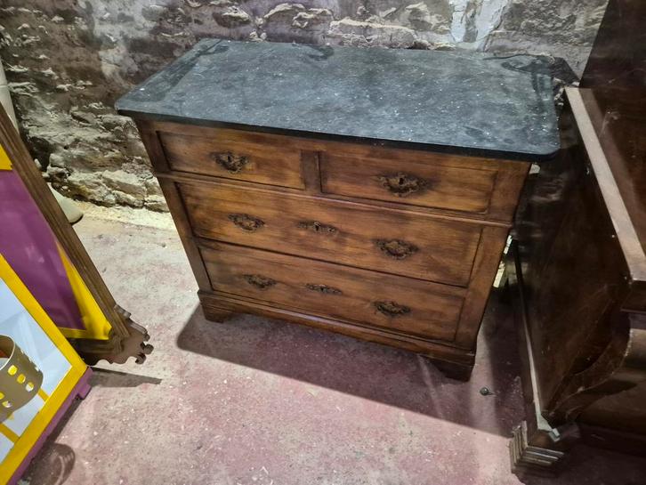 Klein antiek dressoir van hout/marmer, Huis en Inrichting, Woonaccessoires | Kisten, Zo goed als nieuw, Ophalen