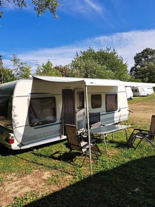 Fendt 620 caravan tandemasser, Caravans en Kamperen, Caravans, Particulier, tot en met 4, 1500 - 2000 kg, Rondzit, Fendt, Vast bed