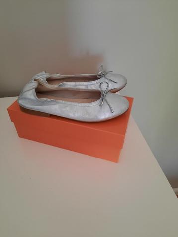Ballerinna's maat 35 beschikbaar voor biedingen