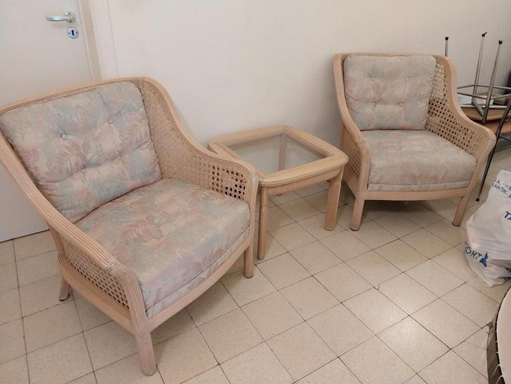 Set van 2 rotan stoelen + bijpassend tafeltje, Huis en Inrichting, Zetels | Complete zithoeken, Ophalen