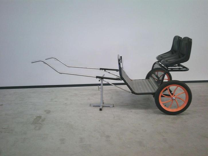 Pony Sulky. H.C.A. met 2 x zitting. 16 inch, Animaux & Accessoires, Voitures & Carrosses, Comme neuf, Sulky, Poney