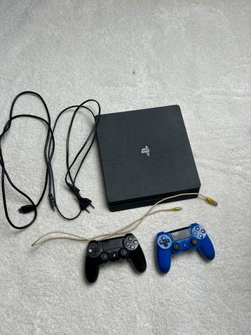 Ps4 slim + 2 controllers