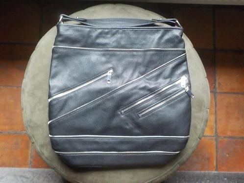prachtige zwarte design schoudertas van MANGO tas, Handtassen en Accessoires, Tassen | Schoudertassen, Zo goed als nieuw, Overige merken