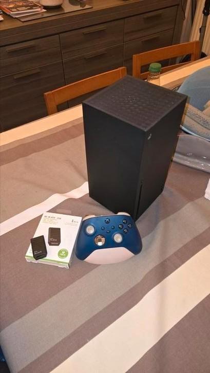 XBOX SERIES X + 1TB SSD en CUSTOM ORIGINELE CONTROLLER, Games en Spelcomputers, Spelcomputers | Xbox Series X en S, Zo goed als nieuw