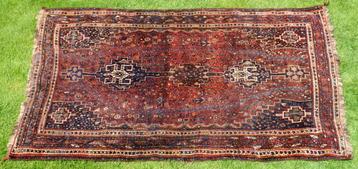 Ancien Tapis Tribal Oriental datant des Années 30 disponible aux enchères