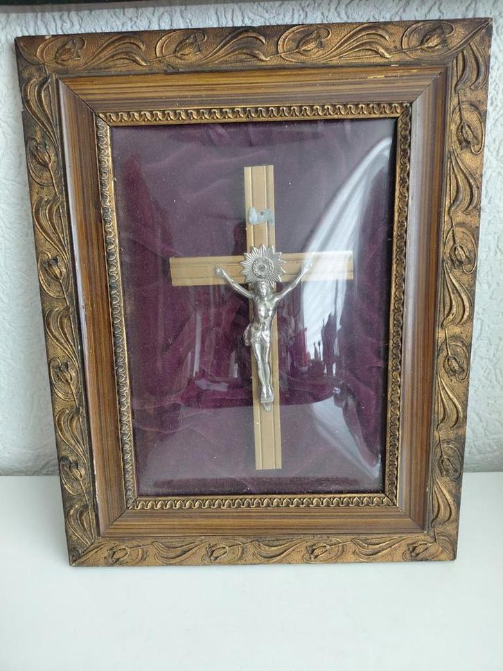 Religieuze kader met bolglas, Verzamelen, Religie, Ophalen of Verzenden