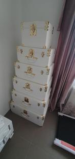 Valises avec logo Louis Vuitton, Enlèvement