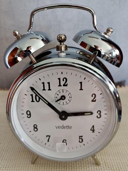 Réveil chromé VEDETTTE métal. mécanique 2 cloches 14 cm NEUF, Maison & Meubles, Accessoires pour la Maison | Horloges, Neuf, Réveil ou Horloge