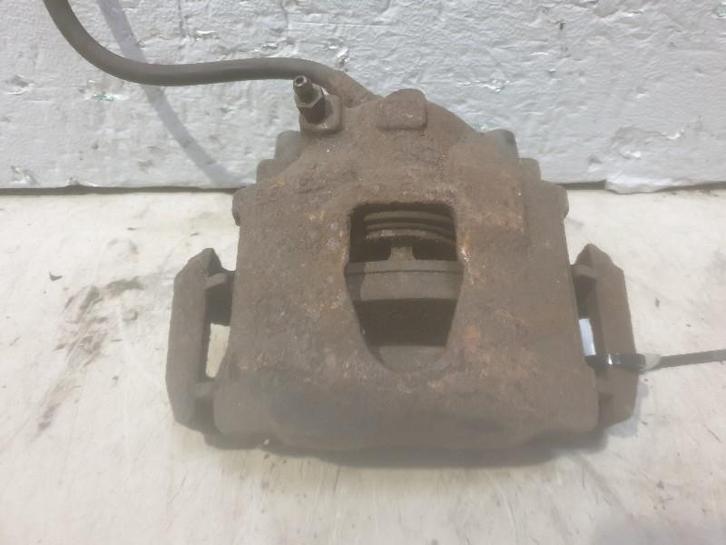 REMKLAUW LINKS VOOR Ford Sierra I (01-1982/02-1987), Auto-onderdelen, Remmen en Aandrijving, Ford, Gebruikt