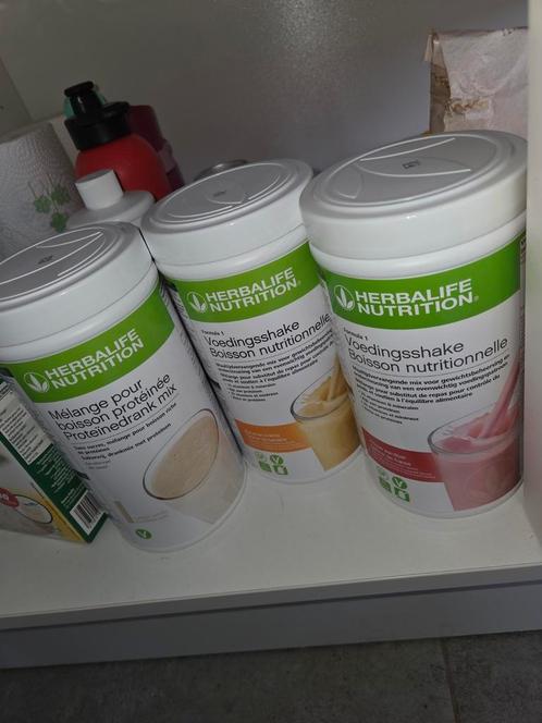 Herbalive voedingsshake 2 smaken + proteinpoeder te koop., Handtassen en Accessoires, Uiterlijk | Dieet en Afvallen, Zo goed als nieuw