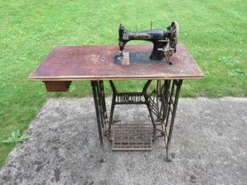 Brocante naaimachine FRANCOTTE - PAX beschikbaar voor biedingen