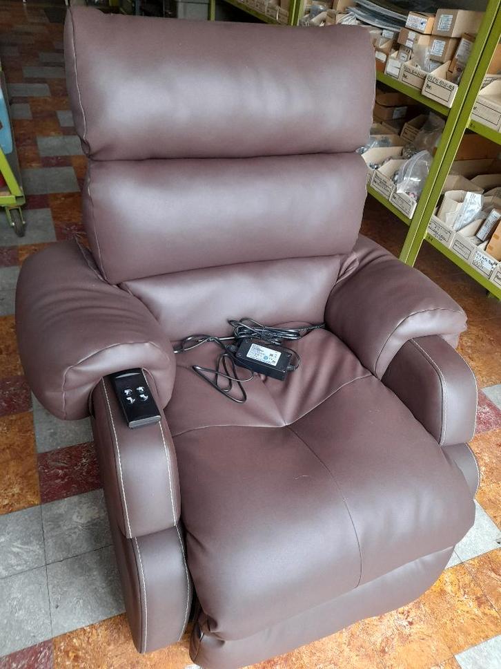 fauteuil pour personne hémiplégique, Maison & Meubles, Fauteuils, Comme neuf, Cuir, 75 à 100 cm, 100 à 125 cm, Enlèvement