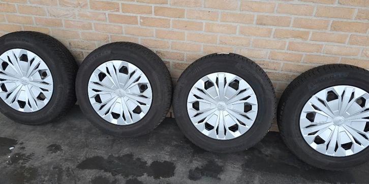 Kit hiver Audi Q3 215 65 17, Autos : Pièces & Accessoires, Pneus & Jantes, Pneu(s), Pneus hiver, 17 pouces, 215 mm, Véhicule de tourisme